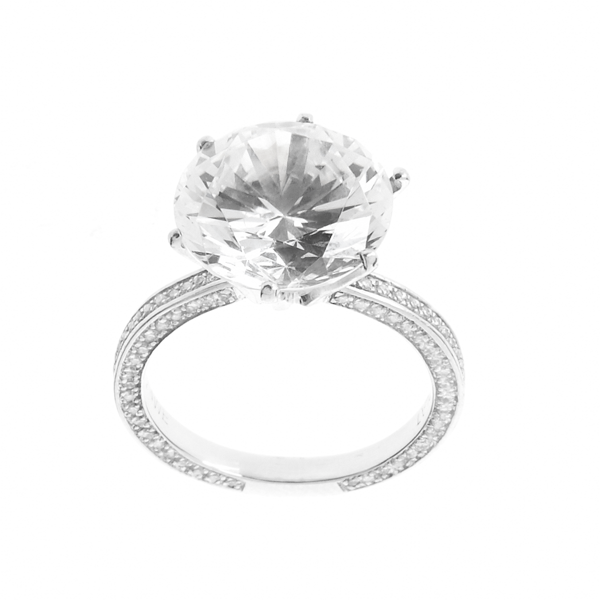 Yes - 5.50 Carats Diamond & Platinum Engagement Ring