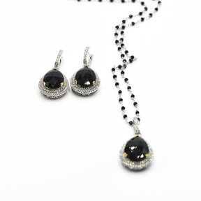 Women’s Earring and Necklace Set - Anointed Beauty - 18 Karat White Gold Necklace With Diamonds And Onyx Set